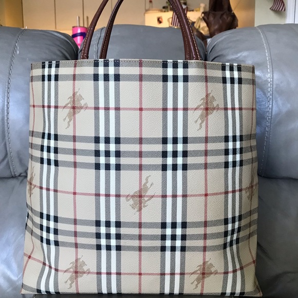 Burberry Handbags - 💕Burberry Tote Bag 💝💝💝💝💝💝💝💝💝💝💝💝💕👠
